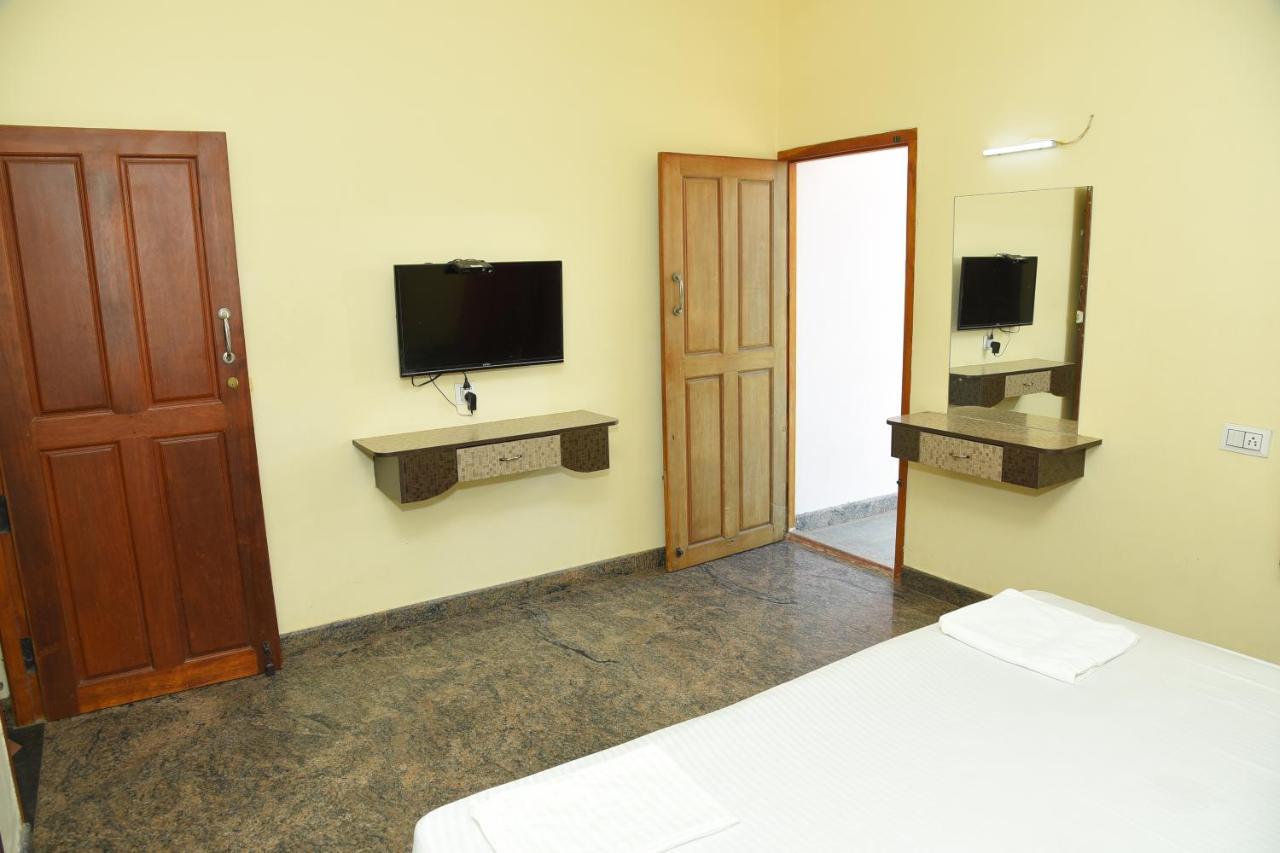 Thiruchendur Stayz Vairavel Residency Tiruchchendūr エクステリア 写真