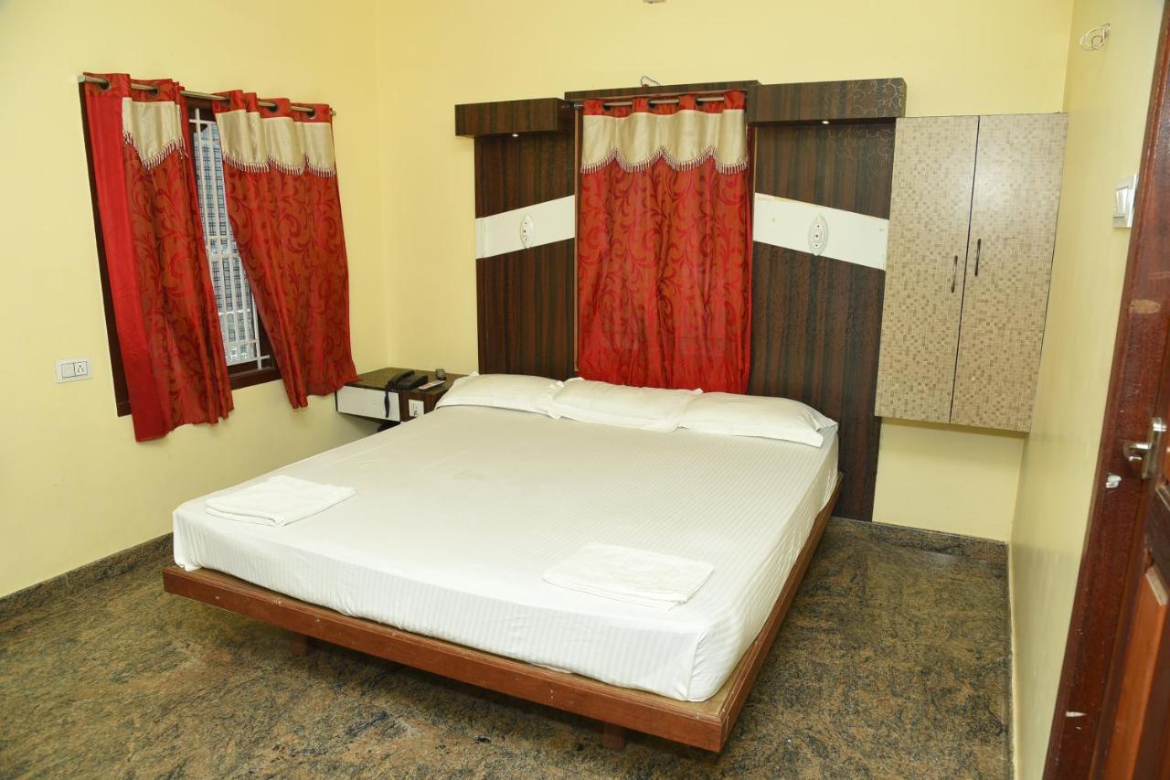 Thiruchendur Stayz Vairavel Residency Tiruchchendūr エクステリア 写真
